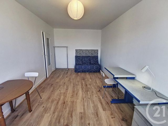 Appartement F1 à louer - 1 pièce - 27.39 m2 - ORLEANS - 45 - CENTRE - Century 21 Help'Immo