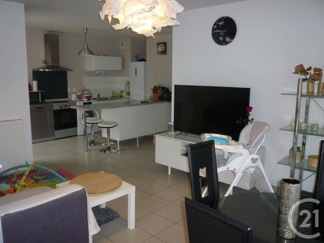 Appartement F3 à louer - 3 pièces - 63.57 m2 - FLEURY LES AUBRAIS - 45 - CENTRE - Century 21 Help'Immo