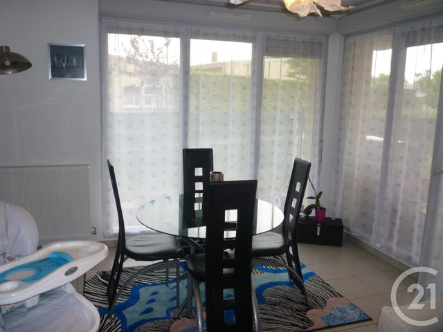 Appartement F3 à louer - 3 pièces - 63.57 m2 - FLEURY LES AUBRAIS - 45 - CENTRE - Century 21 Help'Immo