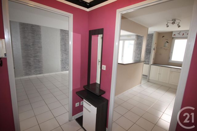 Appartement F3 à louer - 3 pièces - 67.94 m2 - FLEURY LES AUBRAIS - 45 - CENTRE - Century 21 Help'Immo