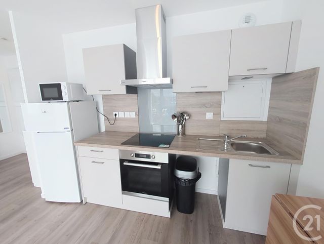 Appartement F1 à louer - 1 pièce - 33.1 m2 - LA CHAPELLE ST MESMIN - 45 - CENTRE - Century 21 Help'Immo