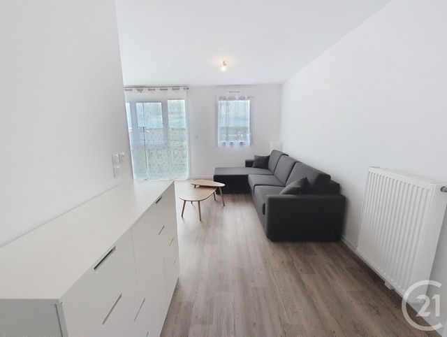 Appartement F1 à louer - 1 pièce - 33.1 m2 - LA CHAPELLE ST MESMIN - 45 - CENTRE - Century 21 Help'Immo