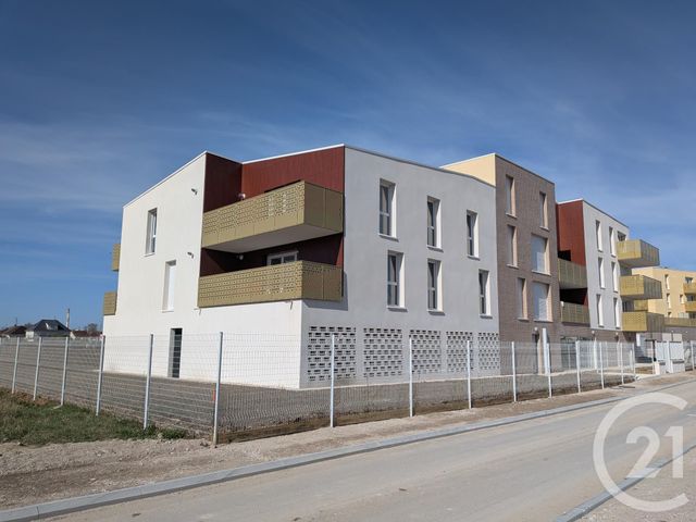 Appartement F1 à louer - 1 pièce - 33.1 m2 - LA CHAPELLE ST MESMIN - 45 - CENTRE - Century 21 Help'Immo