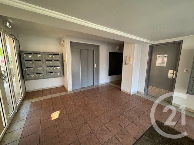 Appartement F2 à louer - 2 pièces - 41.1 m2 - ORLEANS - 45 - CENTRE - Century 21 Help'Immo