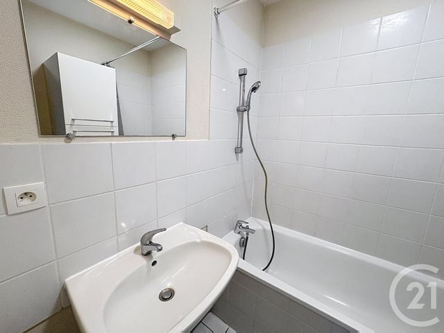 Appartement F2 à louer - 2 pièces - 41.1 m2 - ORLEANS - 45 - CENTRE - Century 21 Help'Immo