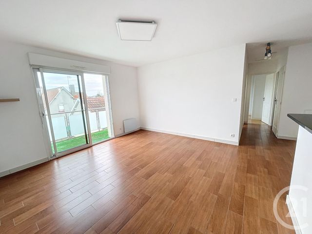 Appartement F3 à louer - 3 pièces - 60.15 m2 - ST JEAN DE LA RUELLE - 45 - CENTRE - Century 21 Help'Immo