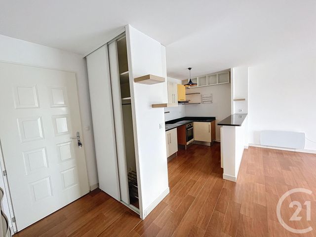 Appartement F3 à louer - 3 pièces - 60.15 m2 - ST JEAN DE LA RUELLE - 45 - CENTRE - Century 21 Help'Immo