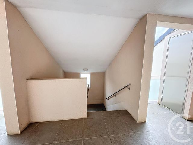 Appartement F3 à louer - 3 pièces - 60.15 m2 - ST JEAN DE LA RUELLE - 45 - CENTRE - Century 21 Help'Immo