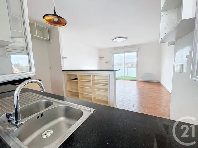 Appartement F3 à louer - 3 pièces - 60.15 m2 - ST JEAN DE LA RUELLE - 45 - CENTRE - Century 21 Help'Immo