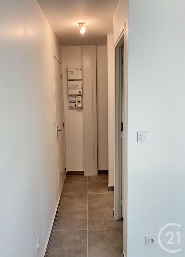 Appartement F1 à louer - 1 pièce - 26.59 m2 - ST JEAN DE LA RUELLE - 45 - CENTRE - Century 21 Help'Immo