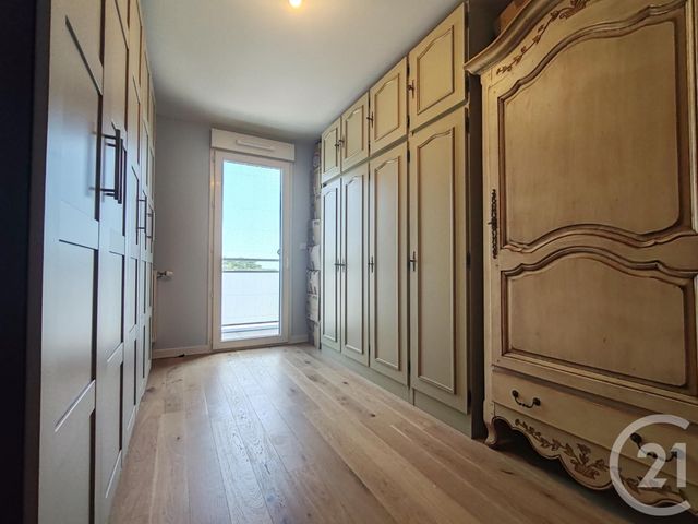 Appartement F5 à vendre - 5 pièces - 111.34 m2 - ST JEAN DE LA RUELLE - 45 - CENTRE - Century 21 Help'Immo