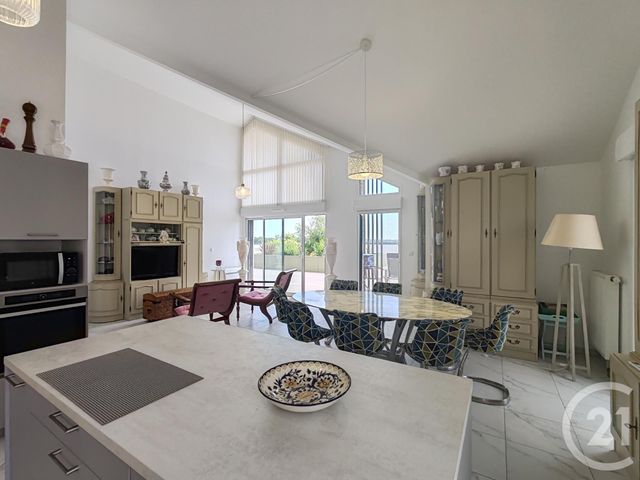 Appartement F5 à vendre - 5 pièces - 111.34 m2 - ST JEAN DE LA RUELLE - 45 - CENTRE - Century 21 Help'Immo