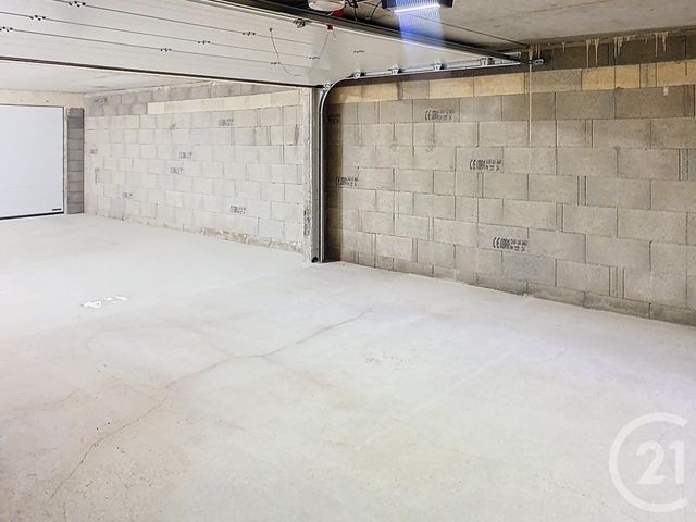 parking à louer - 30.0 m2 - ST JEAN DE LA RUELLE - 45 - CENTRE - Century 21 Help'Immo