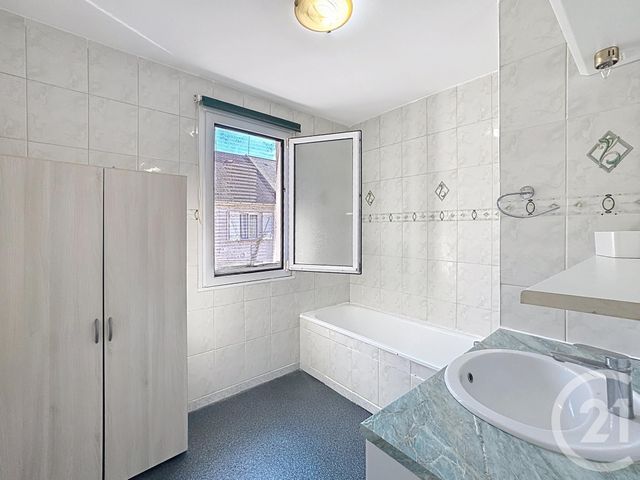 maison à vendre - 5 pièces - 93.0 m2 - ST JEAN DE LA RUELLE - 45 - CENTRE - Century 21 Help'Immo