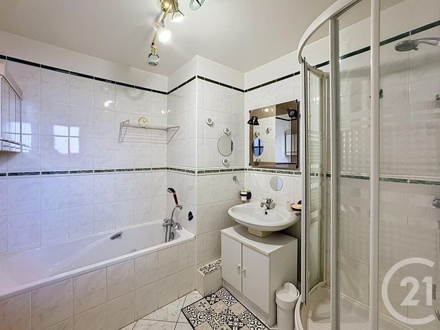 maison à vendre - 5 pièces - 88.22 m2 - ST AY - 45 - CENTRE - Century 21 Help'Immo