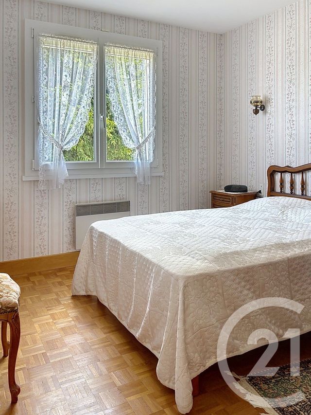 maison à vendre - 8 pièces - 198.91 m2 - ST JEAN DE LA RUELLE - 45 - CENTRE - Century 21 Help'Immo