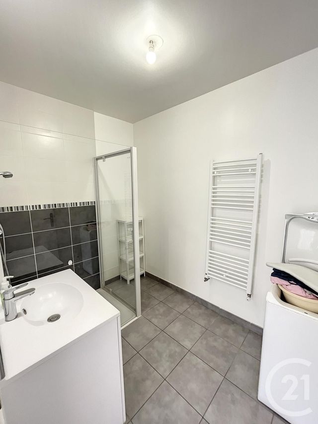 Appartement F3 à louer - 3 pièces - 66.44 m2 - LA CHAPELLE ST MESMIN - 45 - CENTRE - Century 21 Help'Immo