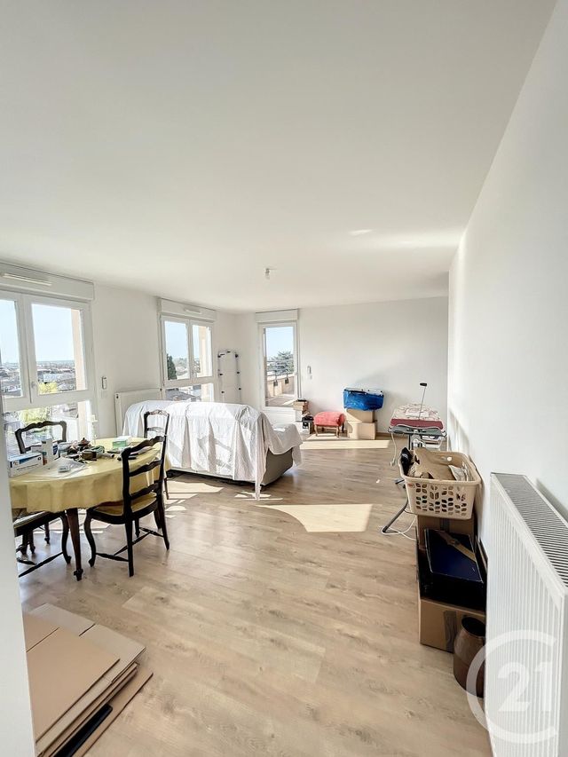 Appartement F3 à louer - 3 pièces - 66.44 m2 - LA CHAPELLE ST MESMIN - 45 - CENTRE - Century 21 Help'Immo