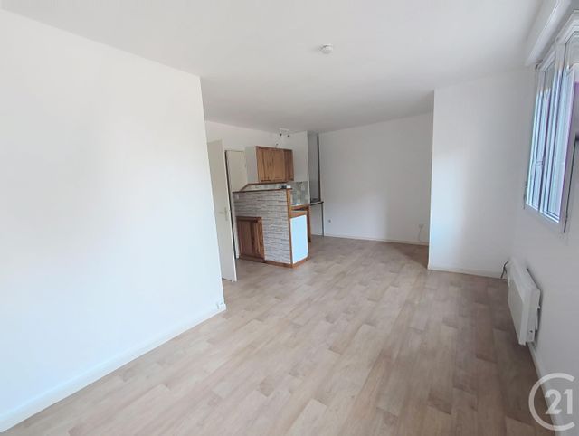 Appartement F1 à louer - 1 pièce - 24.0 m2 - LA CHAPELLE ST MESMIN - 45 - CENTRE - Century 21 Help'Immo
