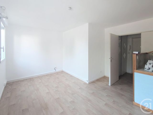 Appartement F1 à louer - 1 pièce - 24.0 m2 - LA CHAPELLE ST MESMIN - 45 - CENTRE - Century 21 Help'Immo