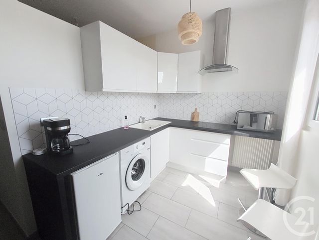 Appartement F1 à louer ST JEAN DE BRAYE