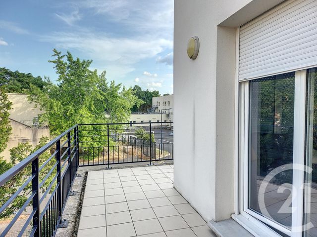 Appartement F3 à louer - 3 pièces - 59.7 m2 - LA CHAPELLE ST MESMIN - 45 - CENTRE - Century 21 Help'Immo