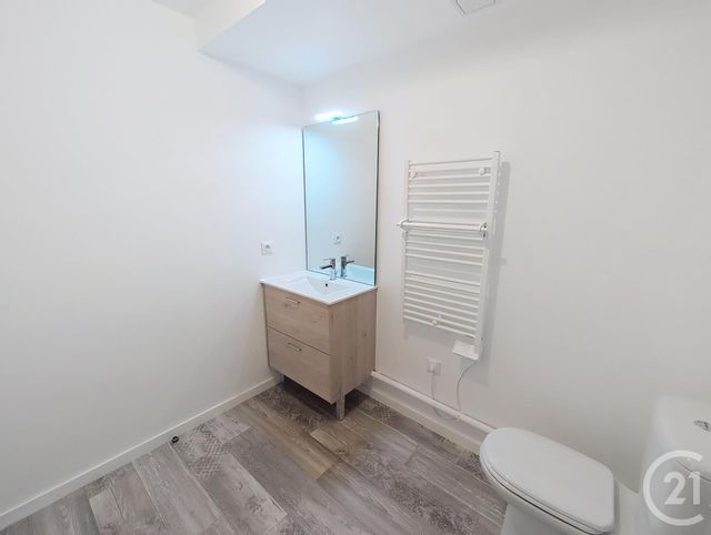Appartement F1 à louer - 1 pièce - 26.88 m2 - LA CHAPELLE ST MESMIN - 45 - CENTRE - Century 21 Help'Immo