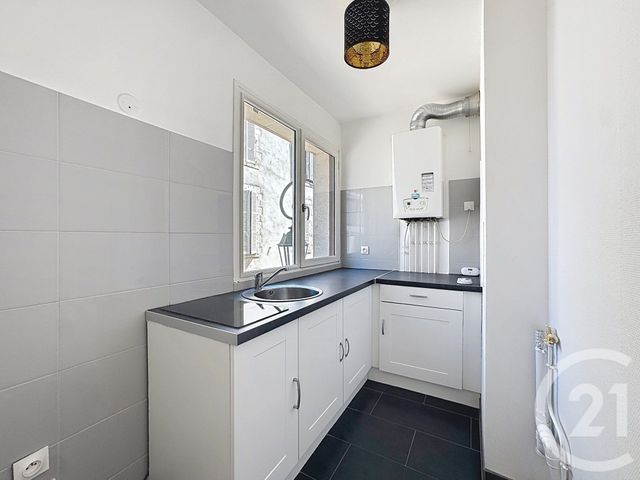 Appartement F2 à vendre - 2 pièces - 44.93 m2 - ORLEANS - 45 - CENTRE - Century 21 Help'Immo