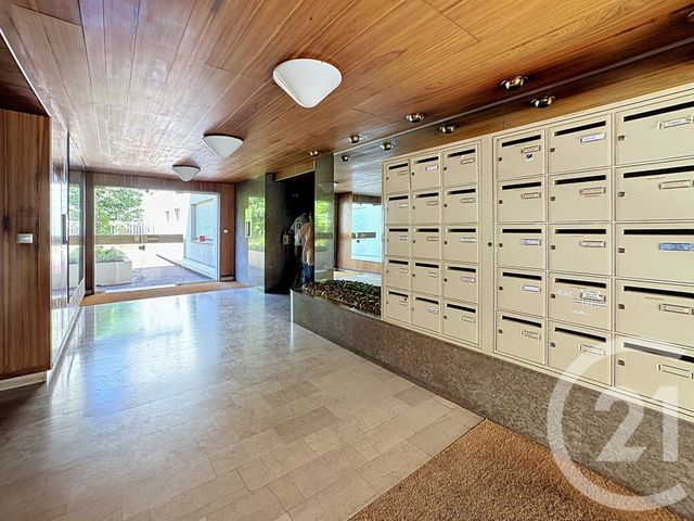 Appartement F2 à vendre - 2 pièces - 44.93 m2 - ORLEANS - 45 - CENTRE - Century 21 Help'Immo
