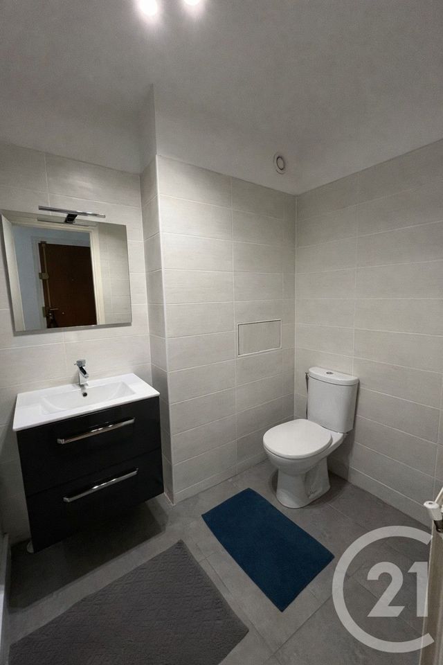 Appartement F2 à vendre - 2 pièces - 44.93 m2 - ORLEANS - 45 - CENTRE - Century 21 Help'Immo