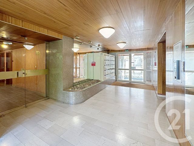 Appartement F2 à vendre - 2 pièces - 44.93 m2 - ORLEANS - 45 - CENTRE - Century 21 Help'Immo
