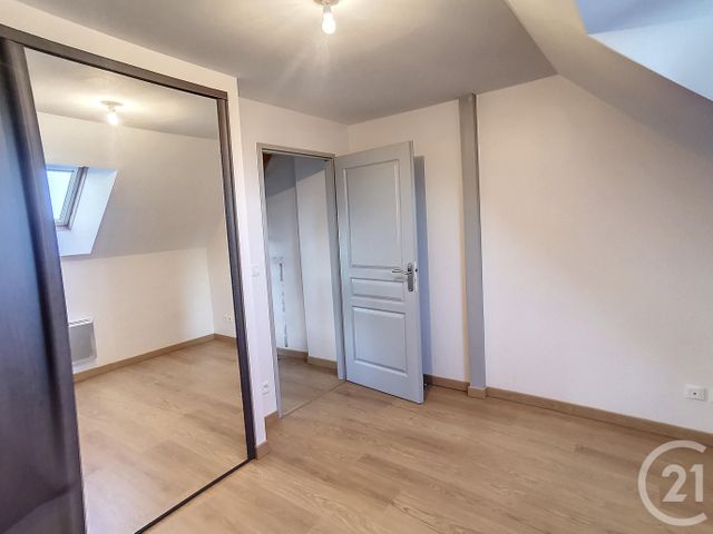 Appartement Duplex à louer - 3 pièces - 65.8 m2 - INGRE - 45 - CENTRE - Century 21 Help'Immo