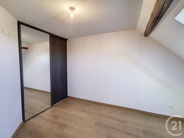 Appartement Duplex à louer - 3 pièces - 65.8 m2 - INGRE - 45 - CENTRE - Century 21 Help'Immo