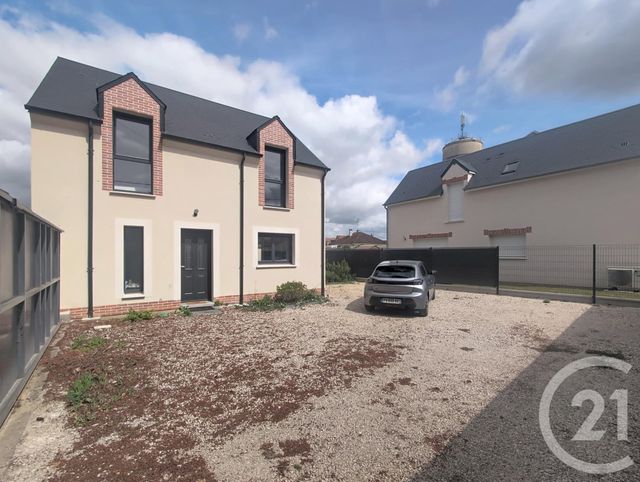 maison à louer - 4 pièces - 92.5 m2 - ST HILAIRE ST MESMIN - 45 - CENTRE - Century 21 Help'Immo