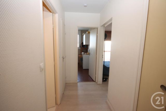 Appartement F1 à louer - 1 pièce - 33.0 m2 - ORLEANS - 45 - CENTRE - Century 21 Help'Immo