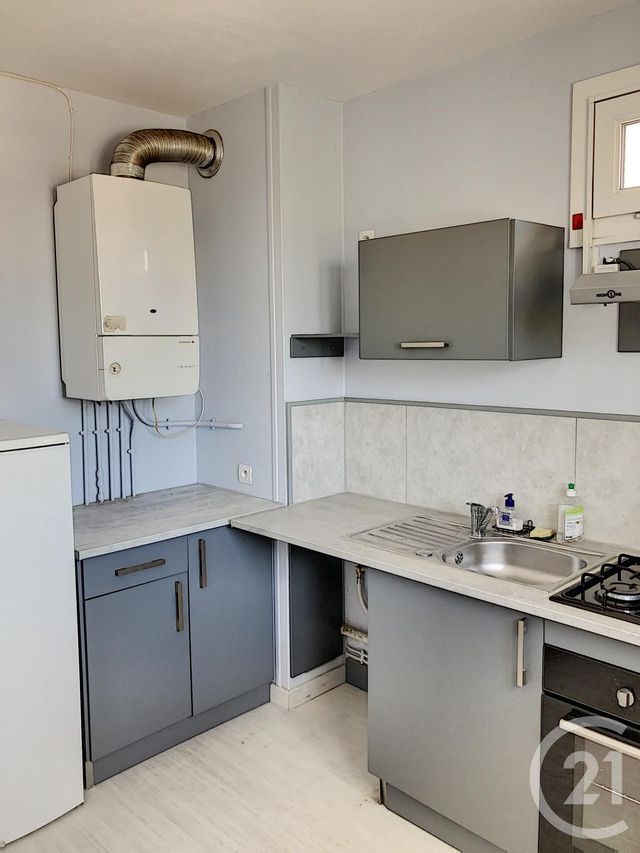 Appartement F1 à louer - 1 pièce - 33.0 m2 - ORLEANS - 45 - CENTRE - Century 21 Help'Immo