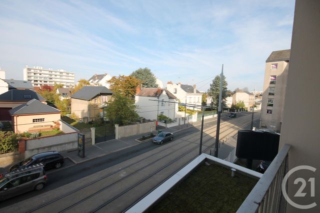 Appartement F1 à louer - 1 pièce - 33.0 m2 - ORLEANS - 45 - CENTRE - Century 21 Help'Immo