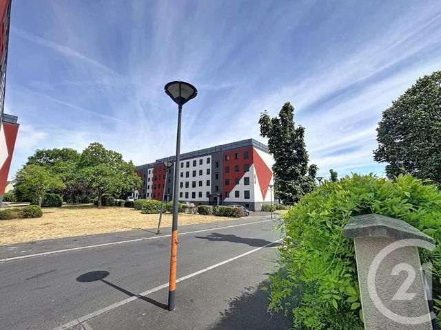 Appartement F3 à vendre - 3 pièces - 59.78 m2 - ST JEAN DE LA RUELLE - 45 - CENTRE - Century 21 Help'Immo