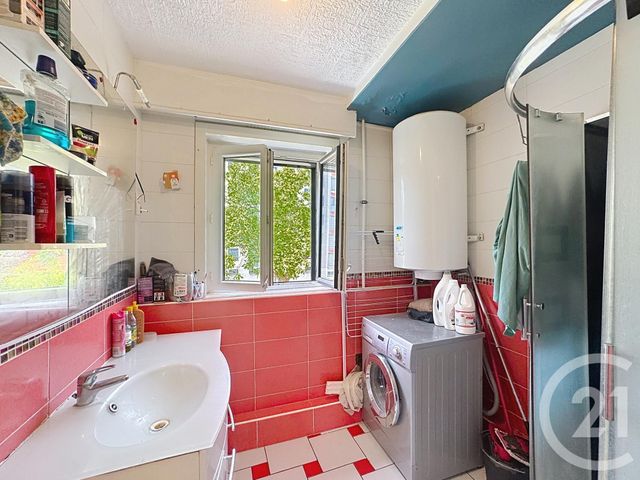 Appartement F3 à vendre - 3 pièces - 59.78 m2 - ST JEAN DE LA RUELLE - 45 - CENTRE - Century 21 Help'Immo