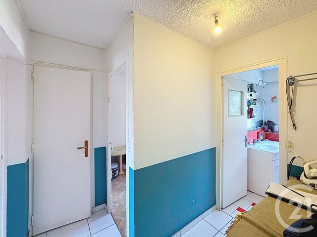 Appartement F3 à vendre - 3 pièces - 59.78 m2 - ST JEAN DE LA RUELLE - 45 - CENTRE - Century 21 Help'Immo