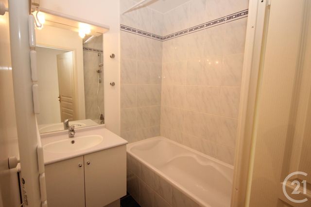 Appartement F2 à louer - 2 pièces - 54.0 m2 - LA CHAPELLE ST MESMIN - 45 - CENTRE - Century 21 Help'Immo