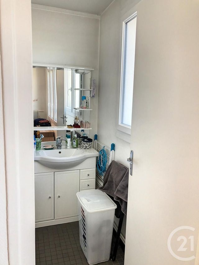 Appartement F1 à louer - 1 pièce - 29.66 m2 - ORLEANS - 45 - CENTRE - Century 21 Help'Immo