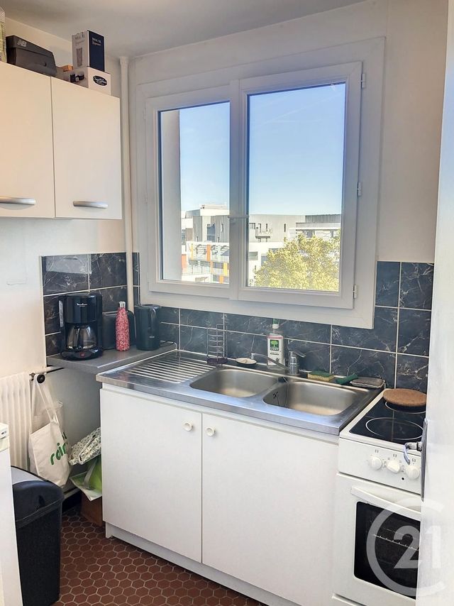 Appartement F1 à louer - 1 pièce - 29.66 m2 - ORLEANS - 45 - CENTRE - Century 21 Help'Immo