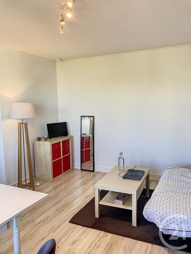 Appartement F1 à louer - 1 pièce - 29.66 m2 - ORLEANS - 45 - CENTRE - Century 21 Help'Immo