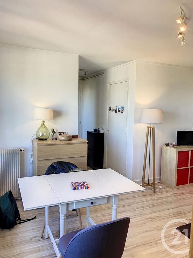 Appartement F1 à louer - 1 pièce - 29.66 m2 - ORLEANS - 45 - CENTRE - Century 21 Help'Immo