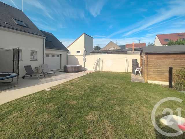 maison à louer - 6 pièces - 129.95 m2 - ST AY - 45 - CENTRE - Century 21 Help'Immo