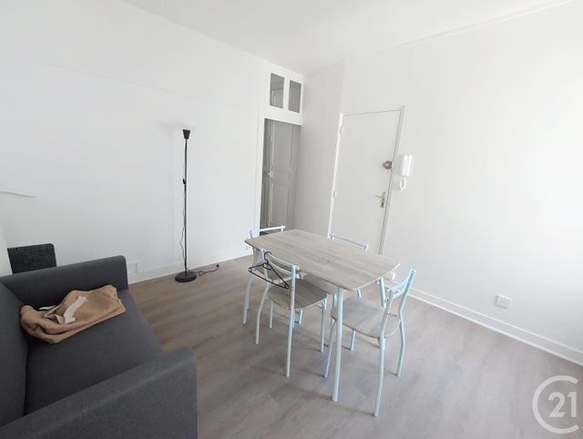 Appartement F2 à louer - 2 pièces - 42.84 m2 - ORLEANS - 45 - CENTRE - Century 21 Help'Immo