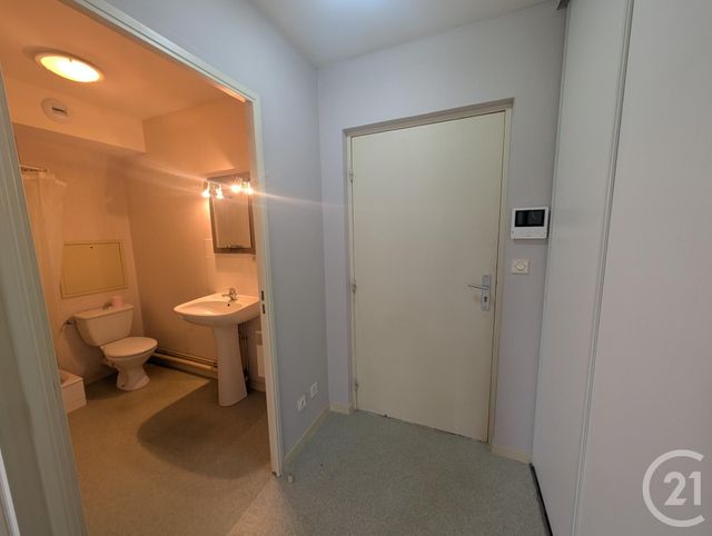 Appartement F1 à louer - 1 pièce - 24.77 m2 - LA CHAPELLE ST MESMIN - 45 - CENTRE - Century 21 Help'Immo