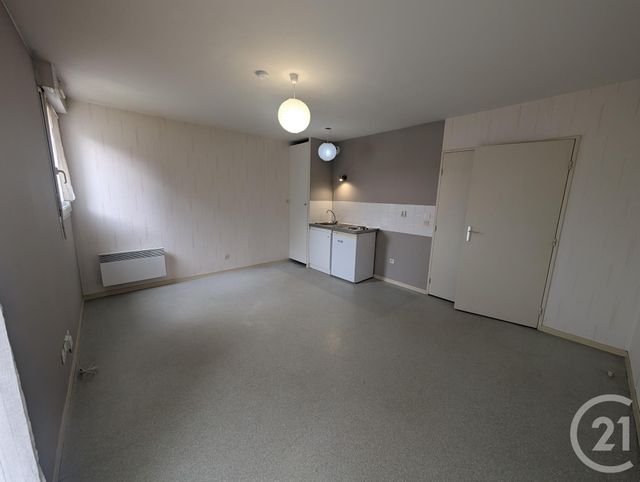Appartement F1 à louer - 1 pièce - 24.77 m2 - LA CHAPELLE ST MESMIN - 45 - CENTRE - Century 21 Help'Immo