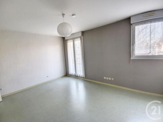 Appartement F1 à louer - 1 pièce - 24.77 m2 - LA CHAPELLE ST MESMIN - 45 - CENTRE - Century 21 Help'Immo